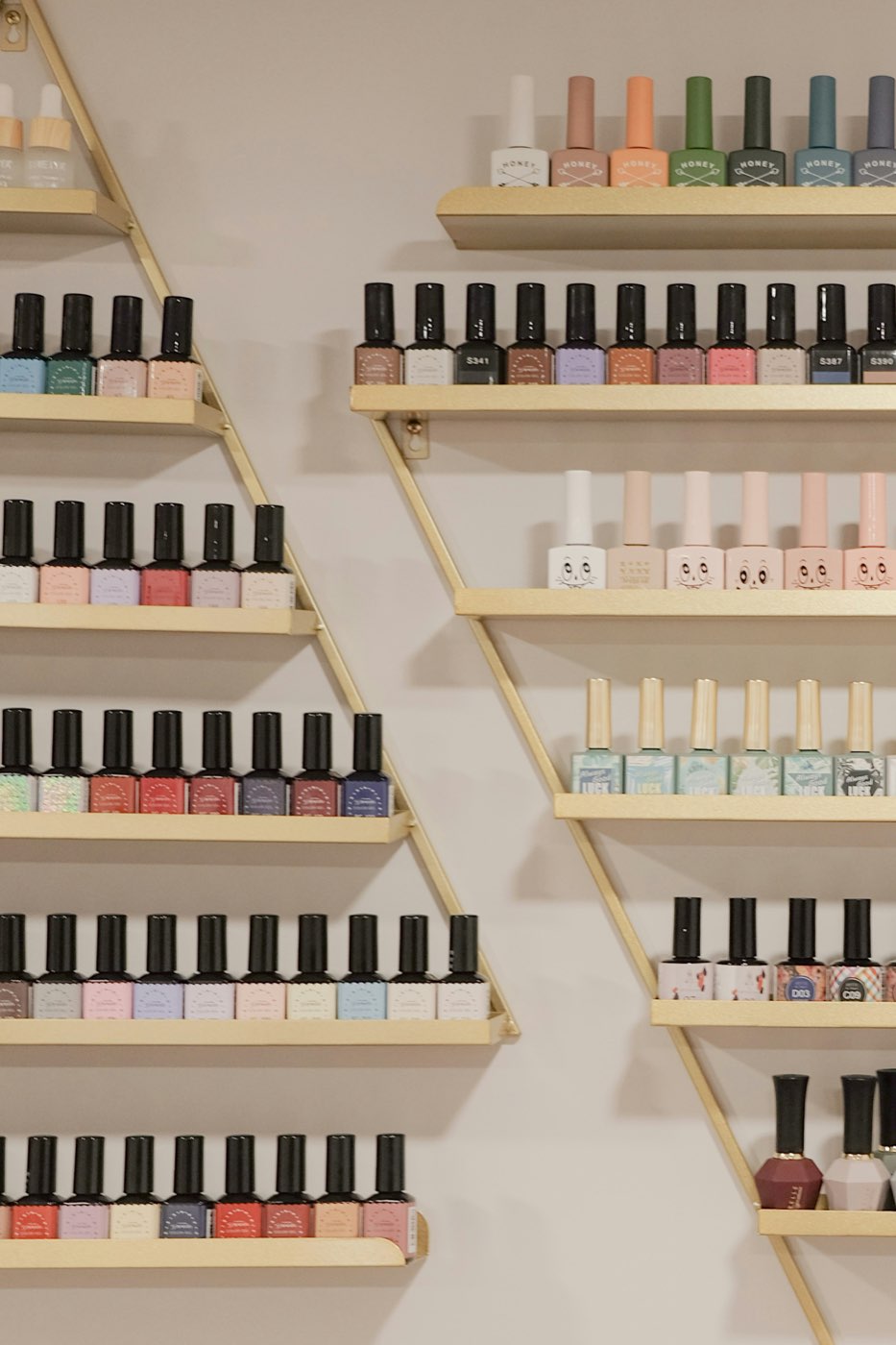 Polish color wall